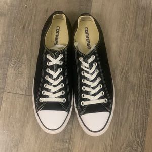 Chuck Taylor’s Unisex black and white